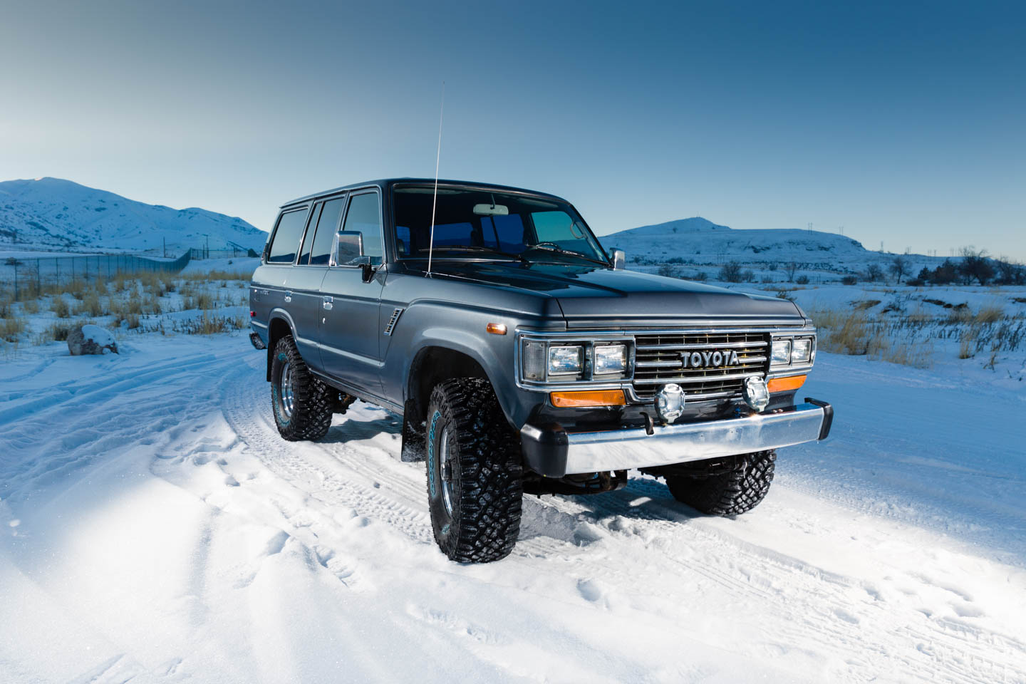 Toyota Land Cruiser J60 in the Snow dav.d photography